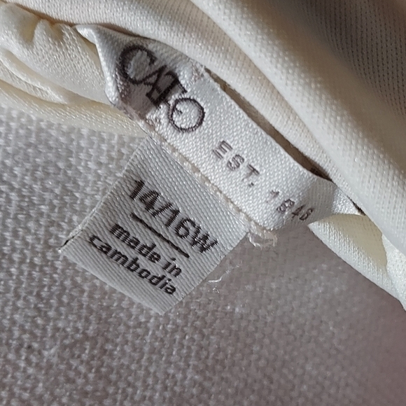 Womans flowing sleeveless top - Picture 11 of 11